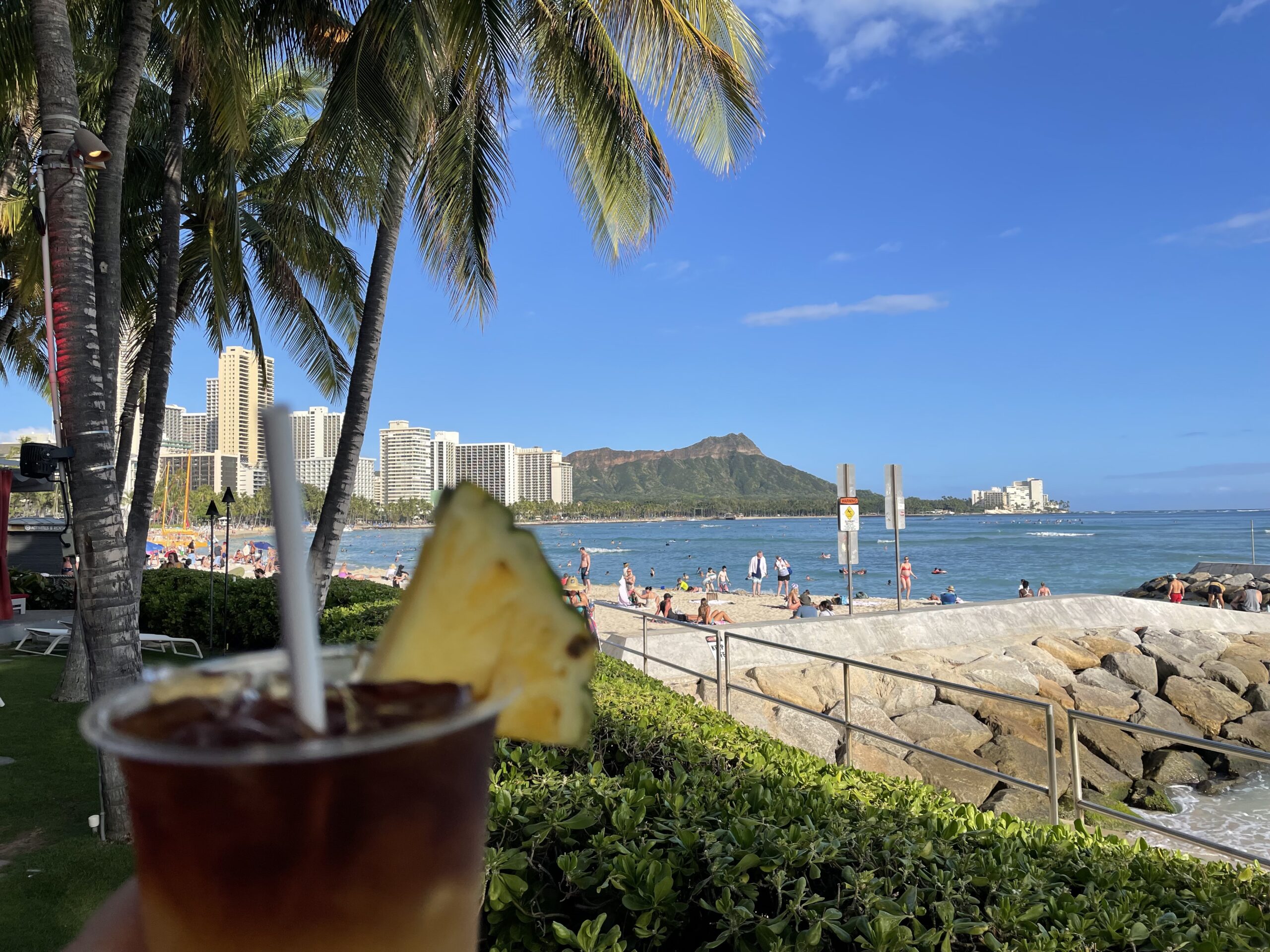 ハワイ旅行2日目 シェラトンワイキキのプールで終日のんびり - Voyage